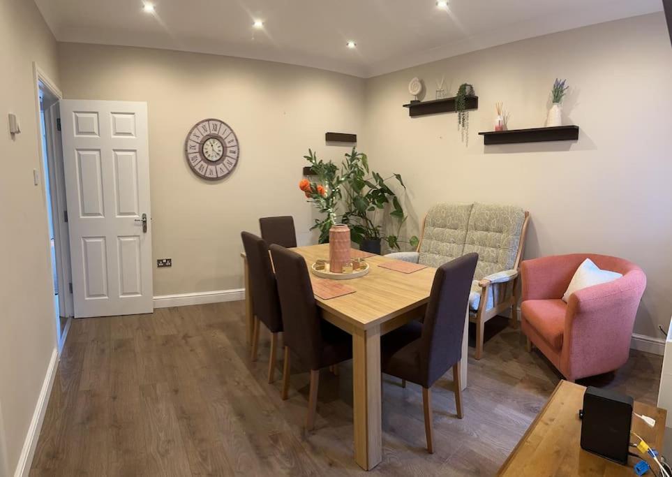 Adam'S Place, Watford Wd17 2Py 빌라 외부 사진