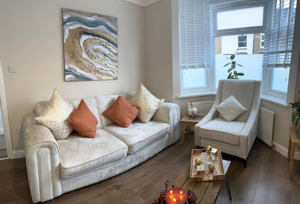 Adam'S Place, Watford Wd17 2Py 빌라 외부 사진