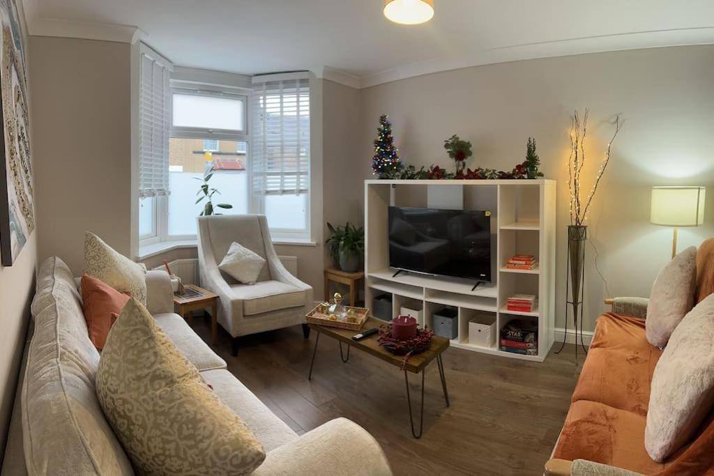 Adam'S Place, Watford Wd17 2Py 빌라 외부 사진